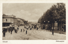 2516 Gezicht op het Stationsplein te Utrecht.